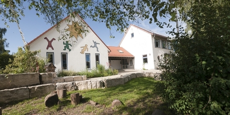 Grundschule und Bürgersaal Wippingen